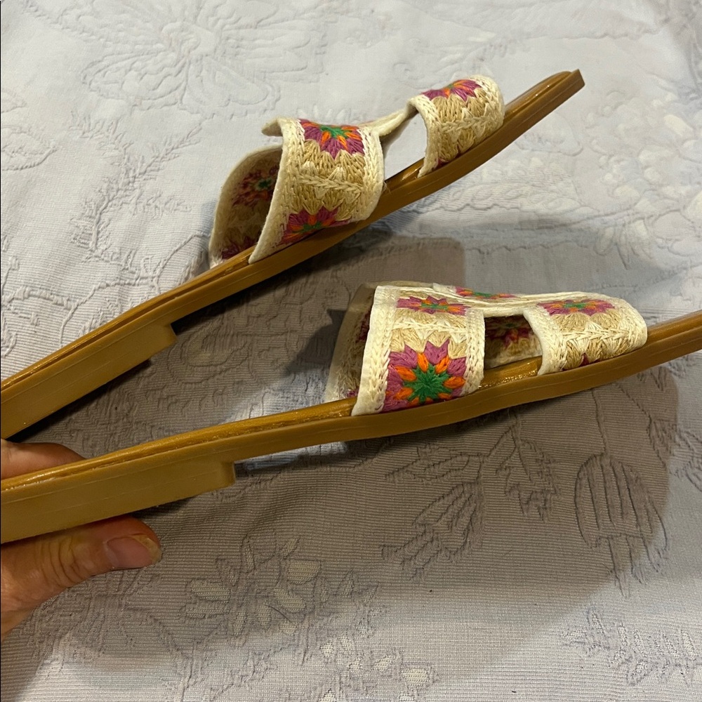BAMBOO IDEA Floral Sandals - Cream and Brown - Picture 3 of 8